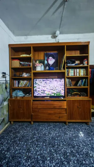 مكتبة تلفزيون خشبية متينة وفخمة للبيع