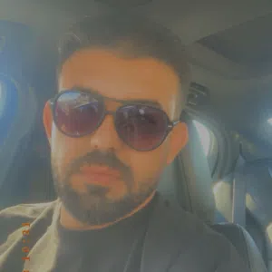 علي 