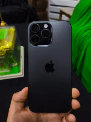 السلام عليكم أيفون 16 pro max للبيع أخو الجديد