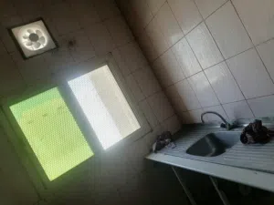 شقة للإيجار في سترة الخارجية