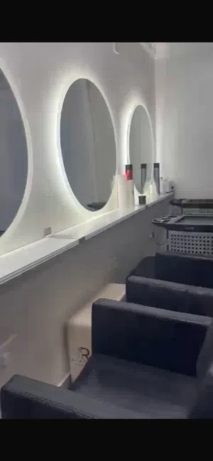 صالون نسائي للبيع جديد لم يستخدم من قبل