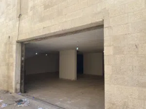 مستودع / معرض / مخزن / مميز في شفا بدران بمساحه كبيره  التفاصيل بالوصف تحت