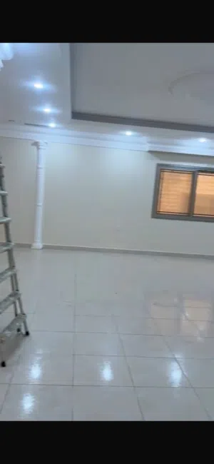 شقه كبيره جدا