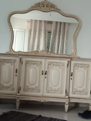 بوفيه مع مرايه