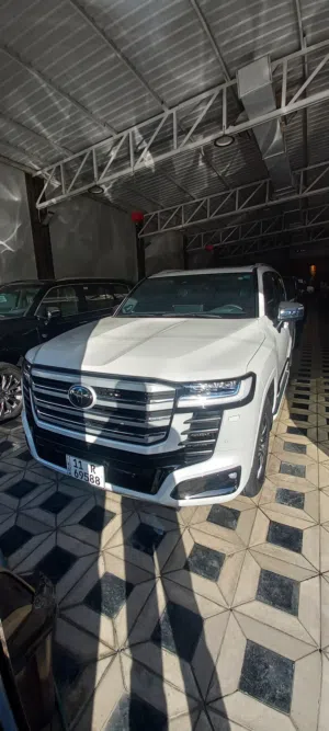 * لاندكروزر  VXR هايبرد 2025 بغداد زيرو  * فل مواصفات