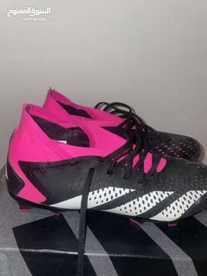 NEW FOOTBALL / SOCCER SHOES - Adidas Predator Accuracy + (Pink and Black)