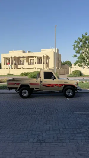 Used Toyota Land Cruiser in Abu Dhabi