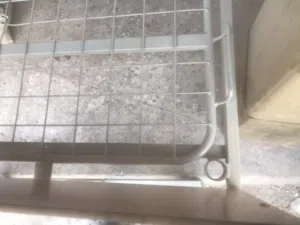 سرير طبي حديد