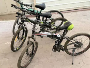 ثلاث دراجات