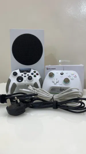 للبيع xbox series s او تبديل معا فايف و ازيدك