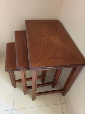 طقم طاولات جانبيه بحاله جيده جدا