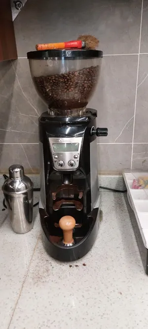 ماكينة اسبرسو مع فلتر+ماكينة طحن قهوة ديجيتال+ماكينة فوشار+ثلاجة زجاج عرض مشاريب وحلويات وسلطات