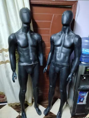 مينيكينات لسه جديده فيها حاجات بسيطه