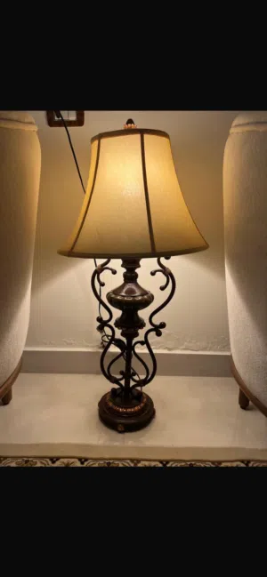 للبيع تيبل لامب حديد مزخرف ثقيل