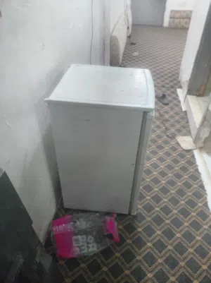للبيع شاشه وثلاجه