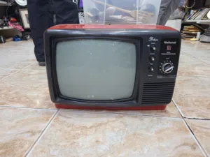تلفزيون ابيض واسود