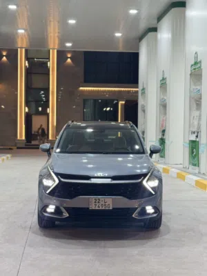 كيا سبورتج 2023 وكاله نم خليجيه محرك 2000 لون سلفر (رصاصي )ماشيه 55الف كيلو
