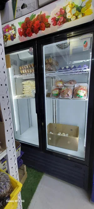 double door showcase refrigerator