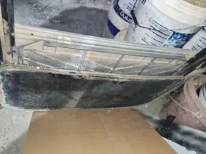 سقف سيارة بي ام بحالة جيدة جدا للبيع