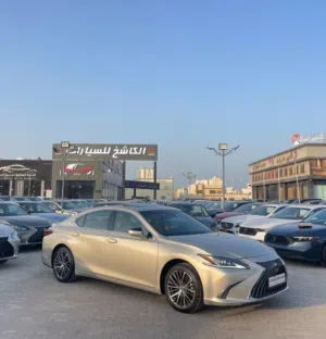 Used Lexus ES in Muscat