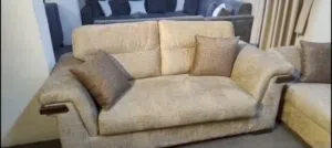 طقم كنب غرفة المعيشة بحال الوكالة استخدام أقل من شهر