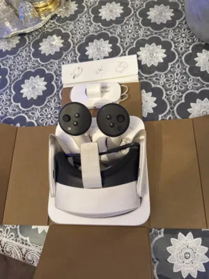 Oculus Quest 3S Perfect Condition 115 KWD أوكلس كوست 3S استخدام نظيف مافي اي خراب 115 د.ك.