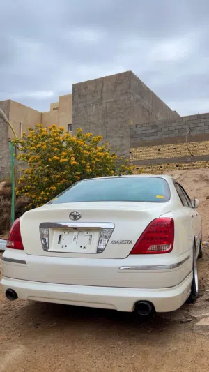 تويوتا كراون ماجستا