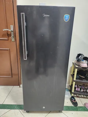Refrigerators . Midea . Used3
