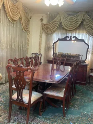طقم سفره فخم جدا من ثلاث قطع اساسيه من خشب البلوط استعمال بسيط