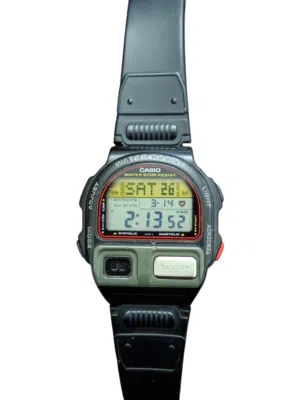 ساعة سيكو بحال الوكالة بتفحص الضغط غنية عن التعريف ضد الماء من نوادر التسعينات شغالة 100%