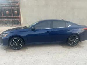 نيسان التيما موديل 24