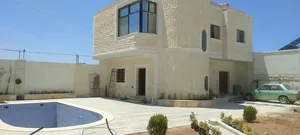 4 Bedrooms . 2 Bathrooms . 200 m21