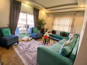 طقم كورنر امريكي فااااخر جودة با مثيل لها تميز بللون والتفاصيل مختلف تمام عن السوق بحالة ممتازة