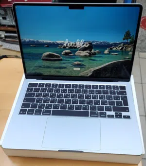 للبيع MacBook air m4/15inch/256GB ssd/16ram/ لون أزرق سماوي كالجديد