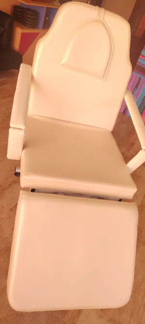 سرير تجميل شبه جديد