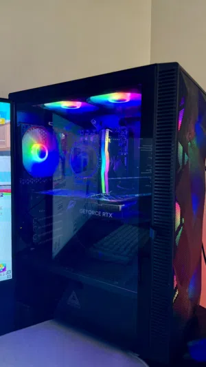 للبيع pc نظيف و شبه جديد لقطة