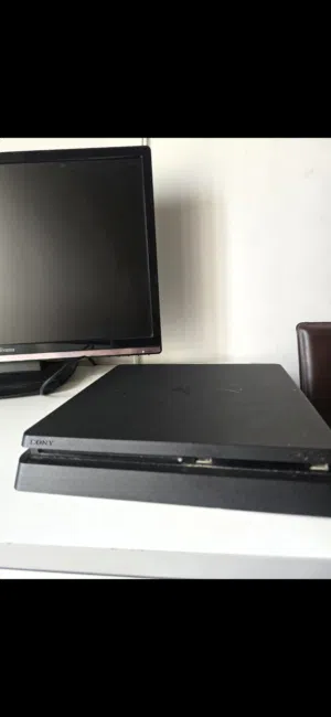 PS4 SLIM (A VENDRE)