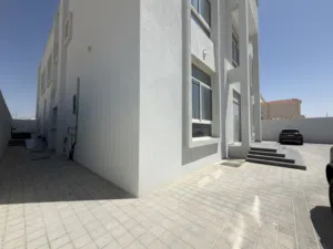 شقه مفروشه تتكون من غرفه ماستر وموزع مع جالسه صغيره مع مطبخ نظامي منفصل اول اشاره الرياض ابو ظبي