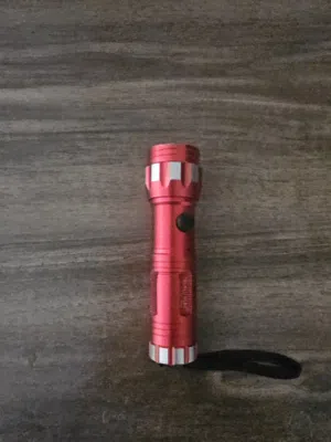 لايت صغير معدني مستعمل للبيع يأخذ 3 بطاريات ريمونت قلم