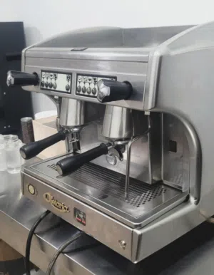 ماكينة باريستا ماكينة اسبريسو