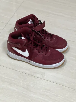 حذاء أصلي ماركة معروفة جميل وأنيق