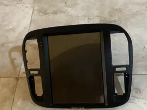 شاشه مستعمله سنتين فقط مافيه مشاكل قابل للتفاوض