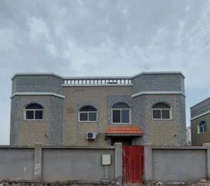 3 Bedrooms . 4 Bathrooms . 258 m20