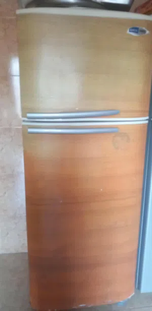 ثلاجه للبيع