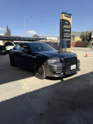 Used Chrysler 300 in Zarqa