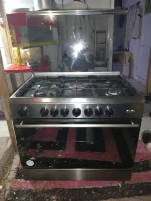 للبيع طباخه نظيف شغال اموره طيبه
