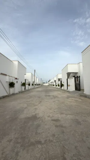 آخر ڤيلا للإيجار داخل حي سكني مغلق كيف تم بنائها عين زاره زويته