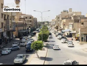 شقه دور أول للأيجار (التجاري) فقط موقع ممتاز علي الرئيسي طريق سوق الجمعه بجانب HT مول
