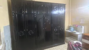 خزانة للبيع
