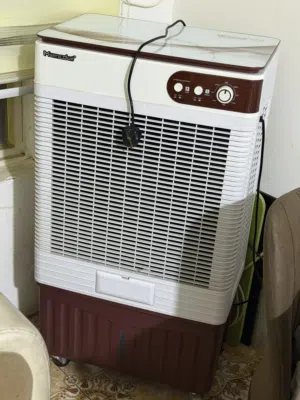 مبردة للبيع نظيفه جداً حجمها زين